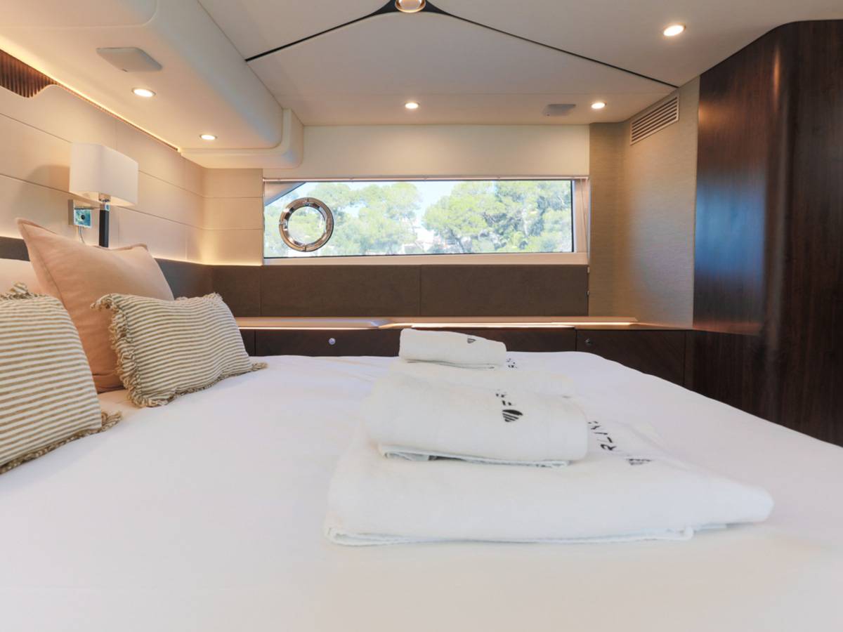 Fairline 58