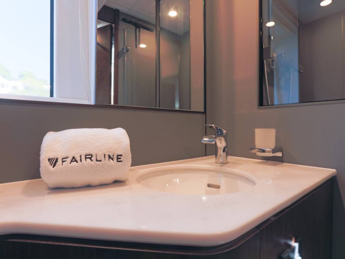 Fairline 58