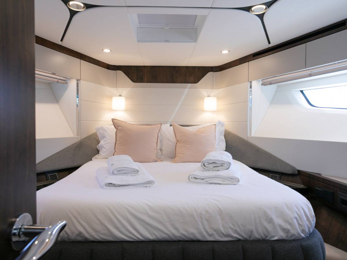 Fairline 58