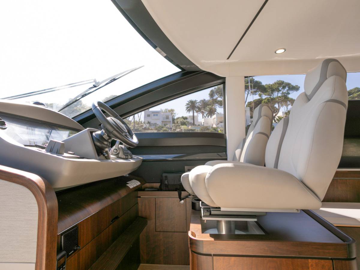Fairline 58