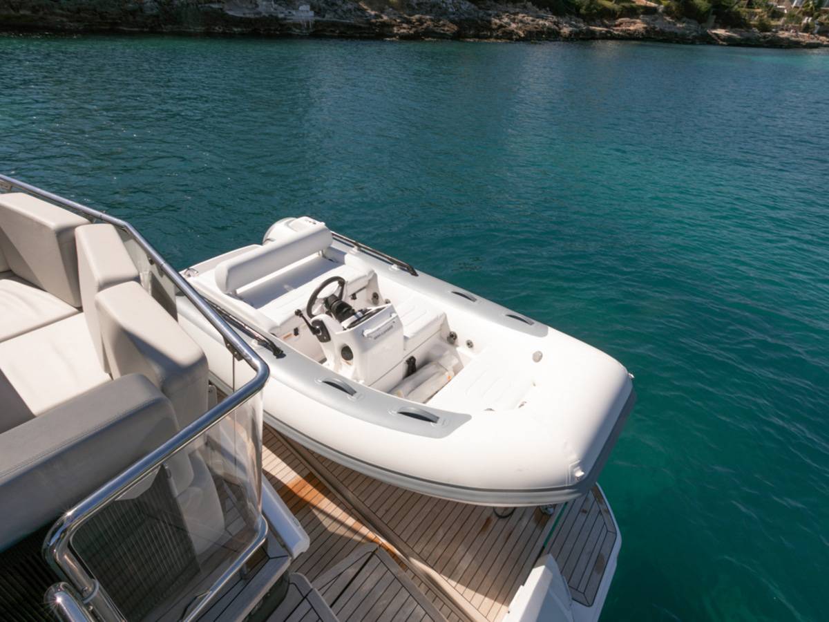 Fairline 58
