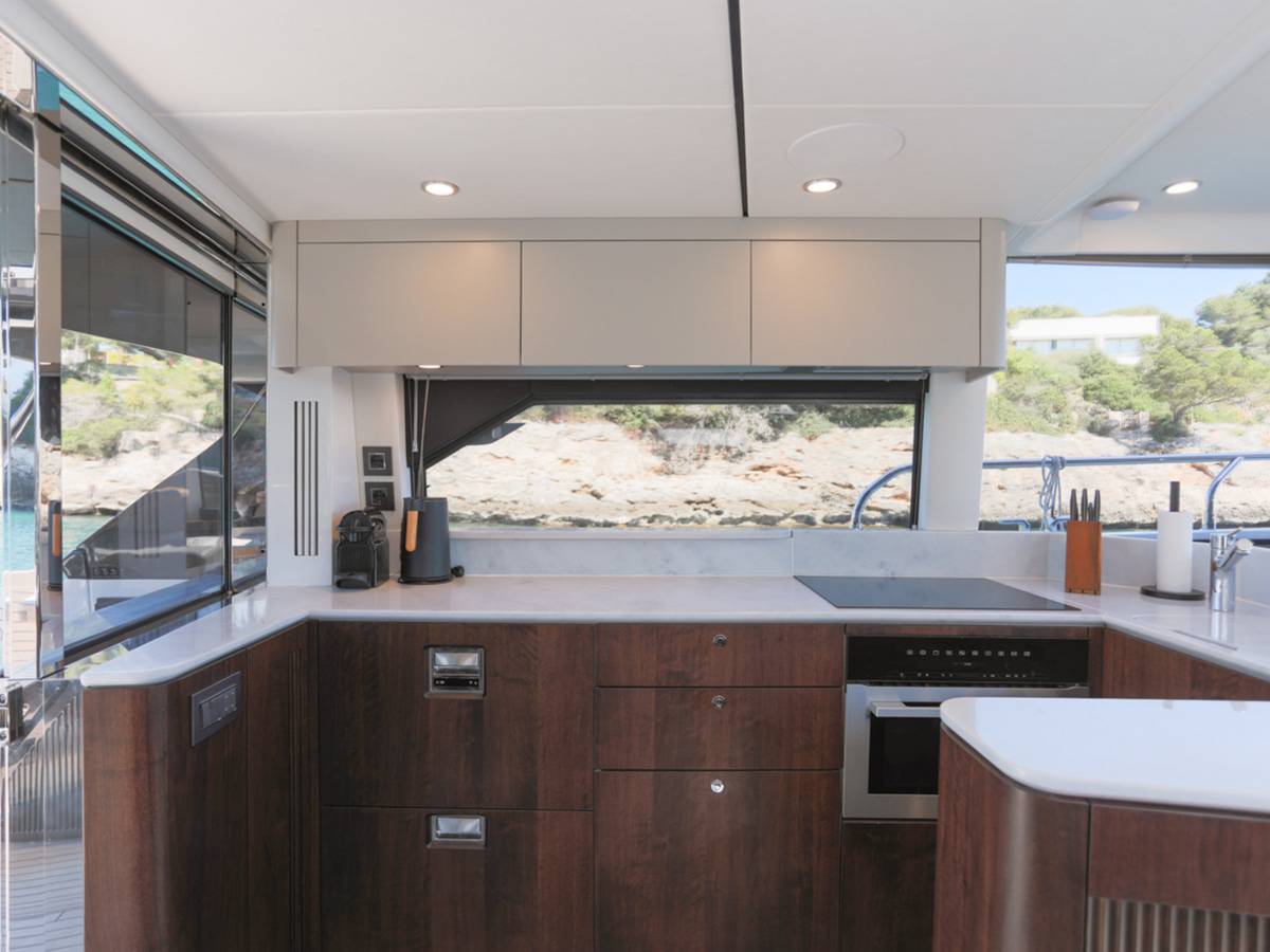 Fairline 58
