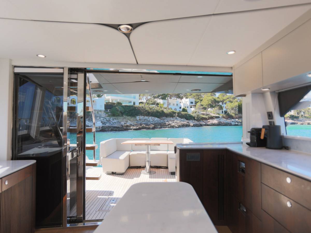 Fairline 58