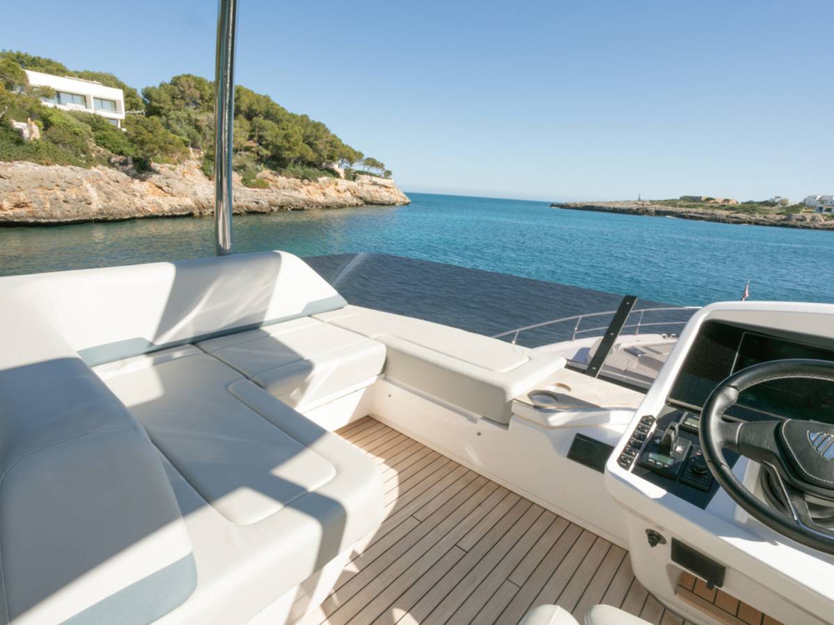 Fairline 58