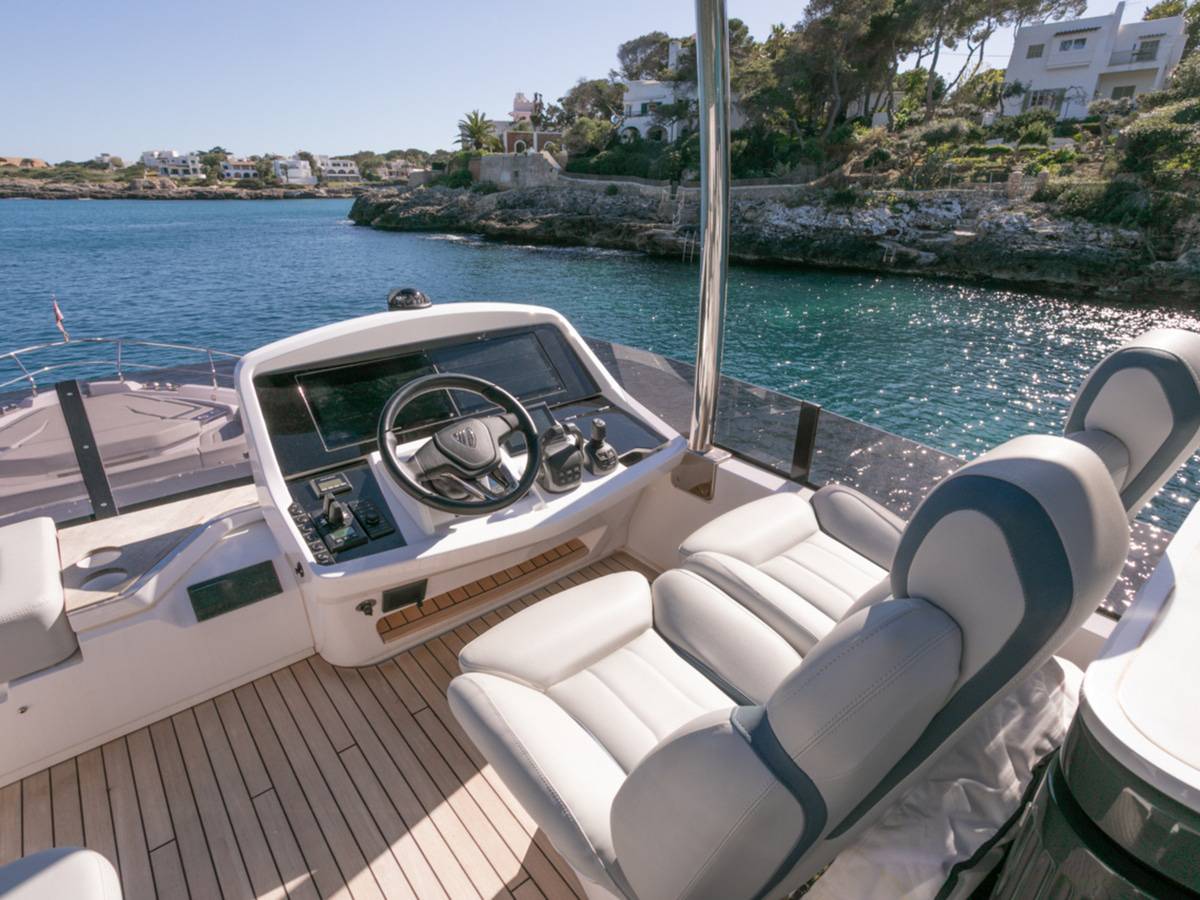 Fairline 58