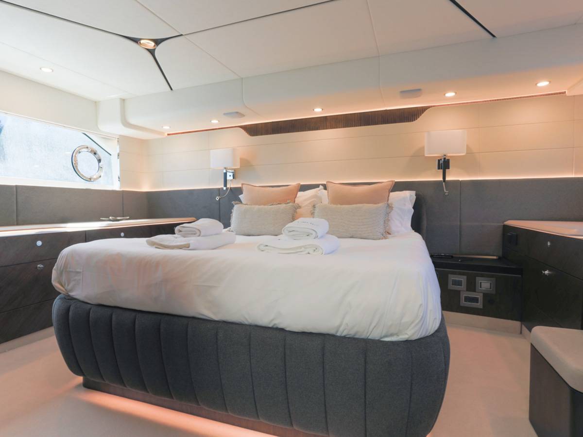 Fairline 58
