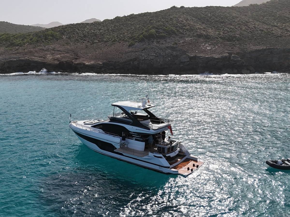 Fairline 58