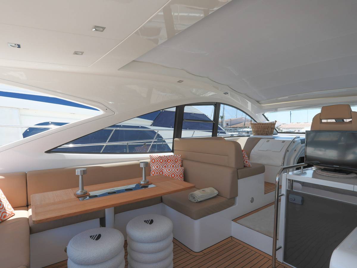 Fairline 48