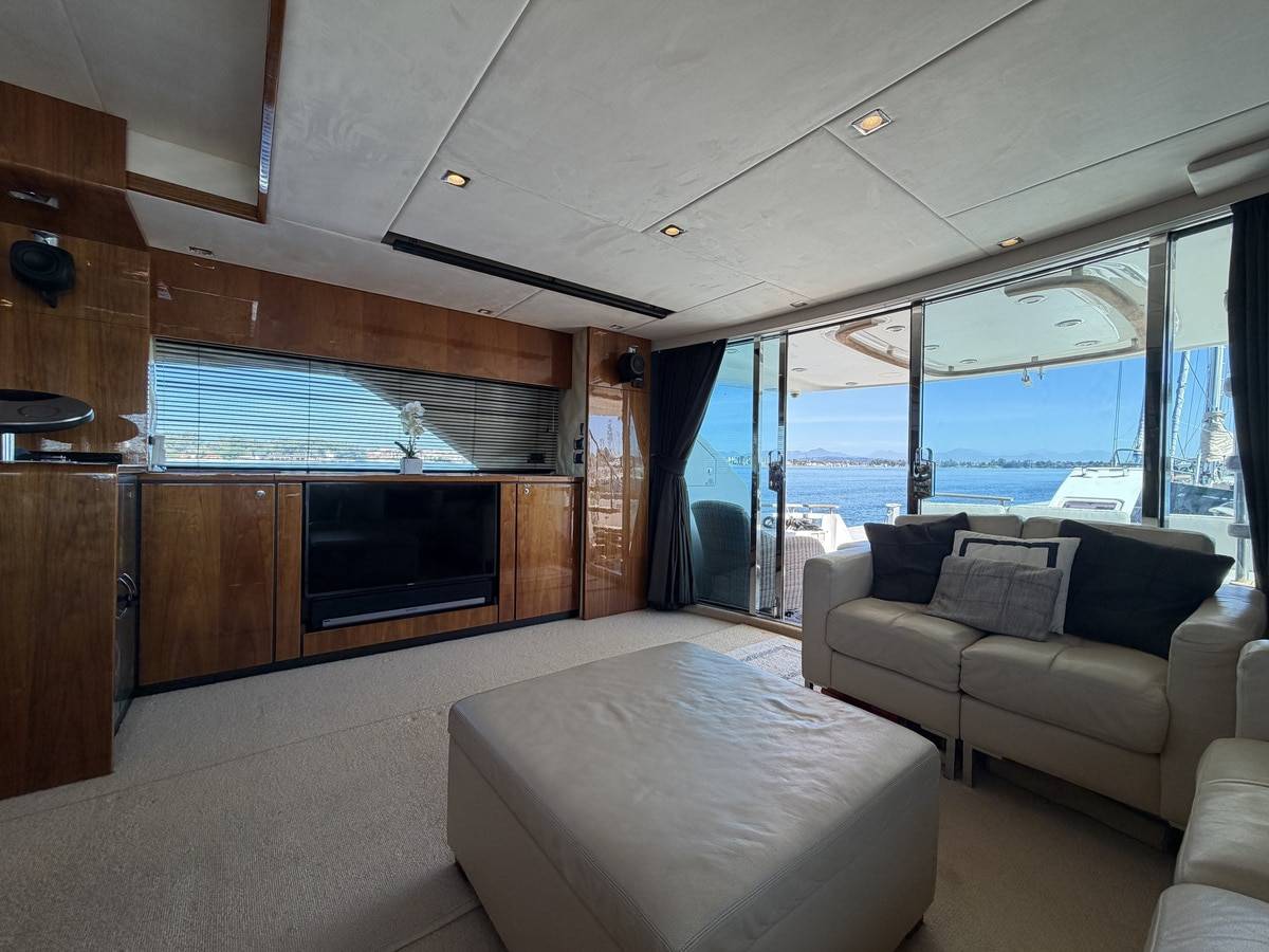 Fairline 78