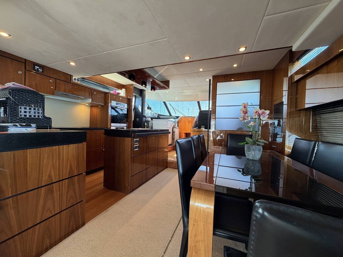 Fairline 78