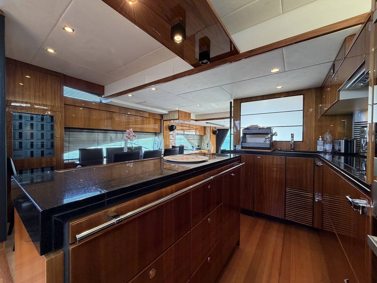 Fairline 78