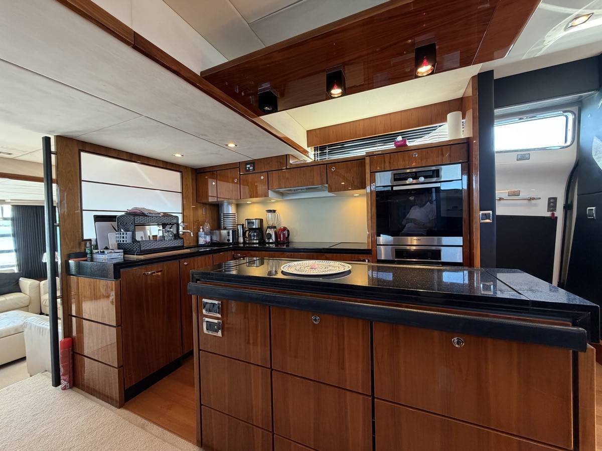 Fairline 78