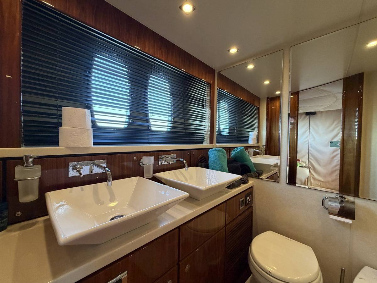 Fairline 78