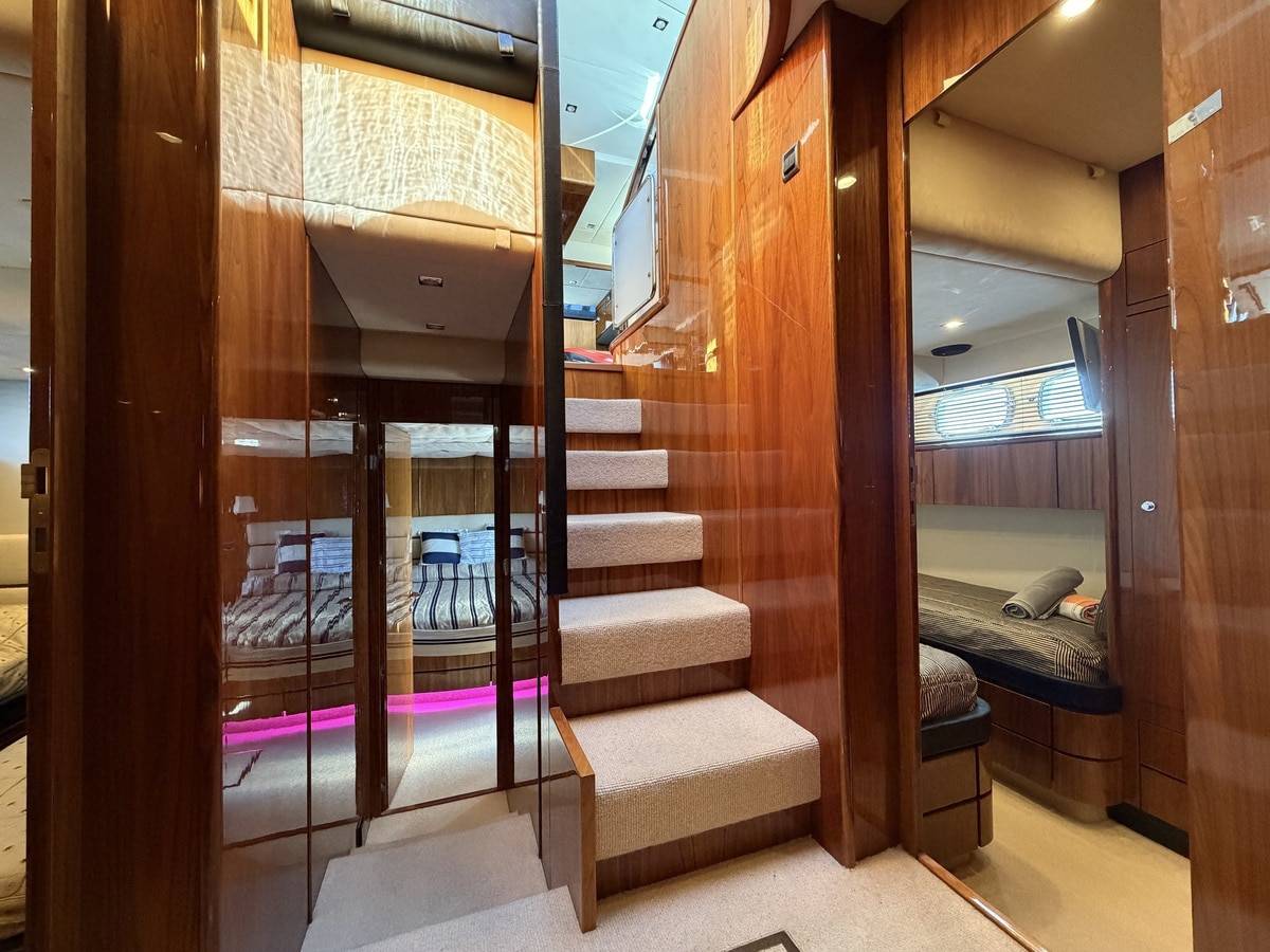 Fairline 78