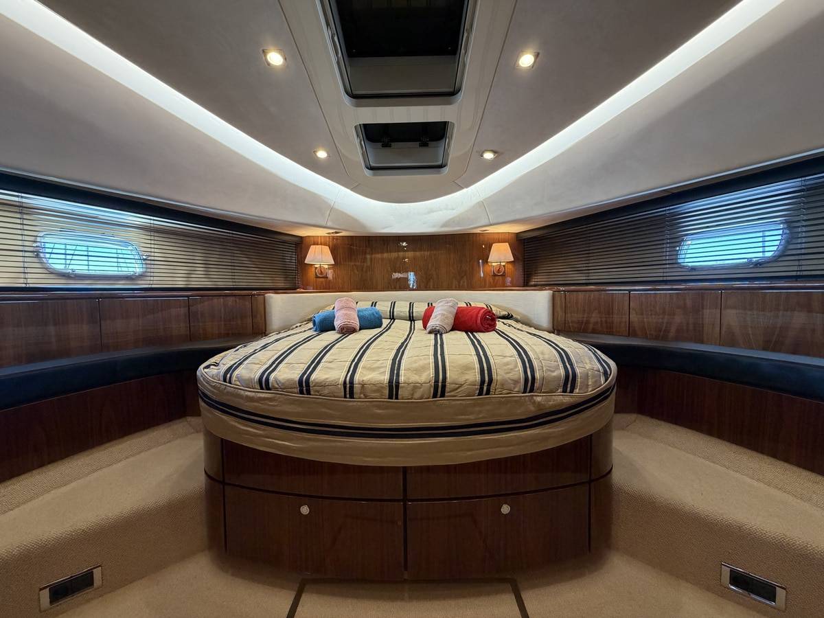 Fairline 78