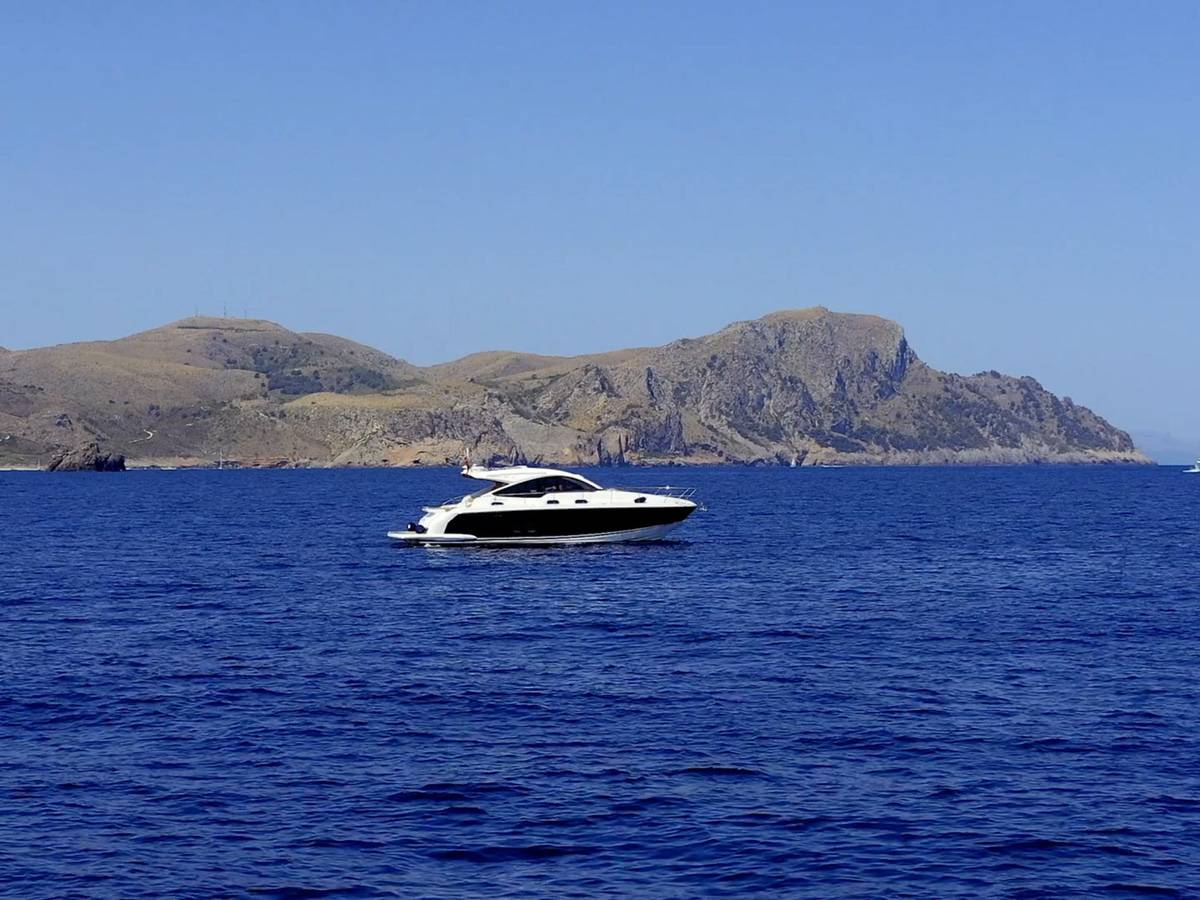 Fairline 48