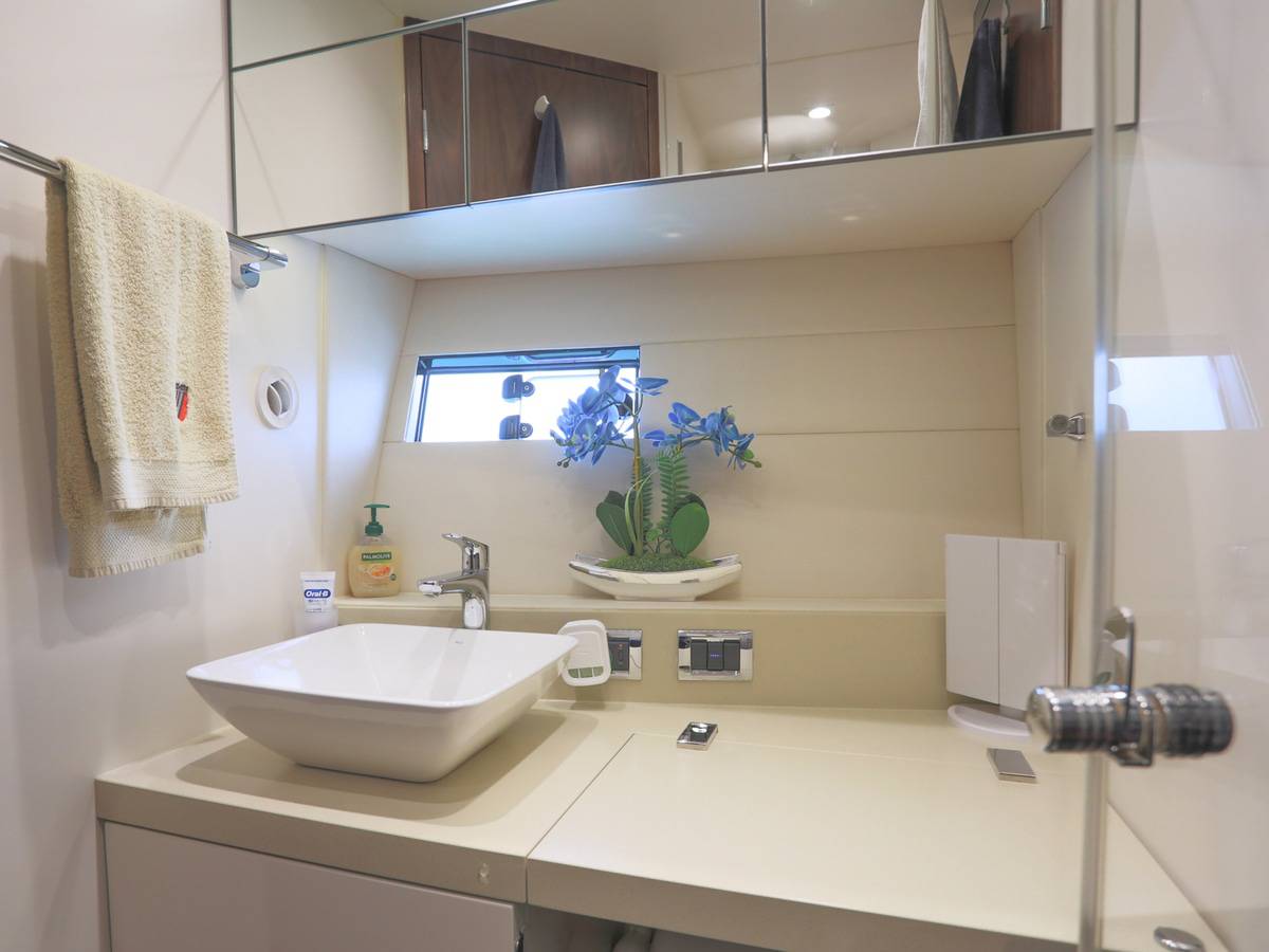 Fairline 48