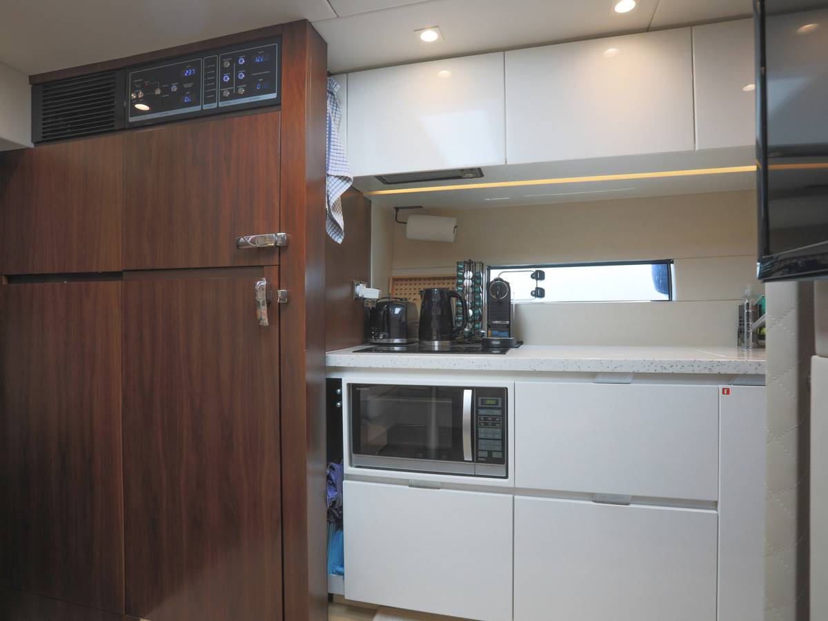 Fairline 48