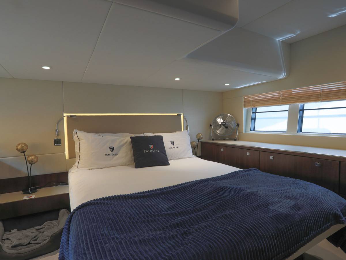 Fairline 48