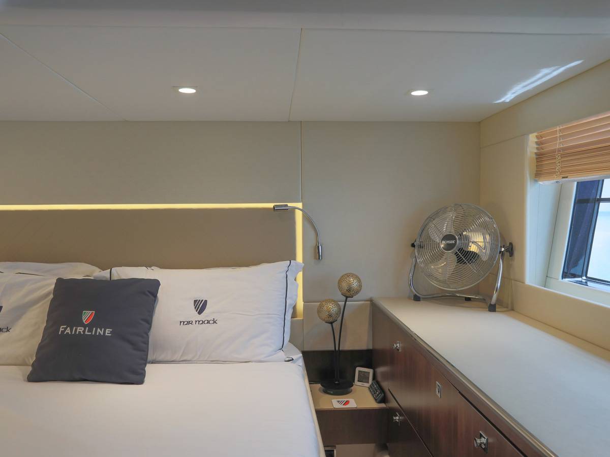 Fairline 48