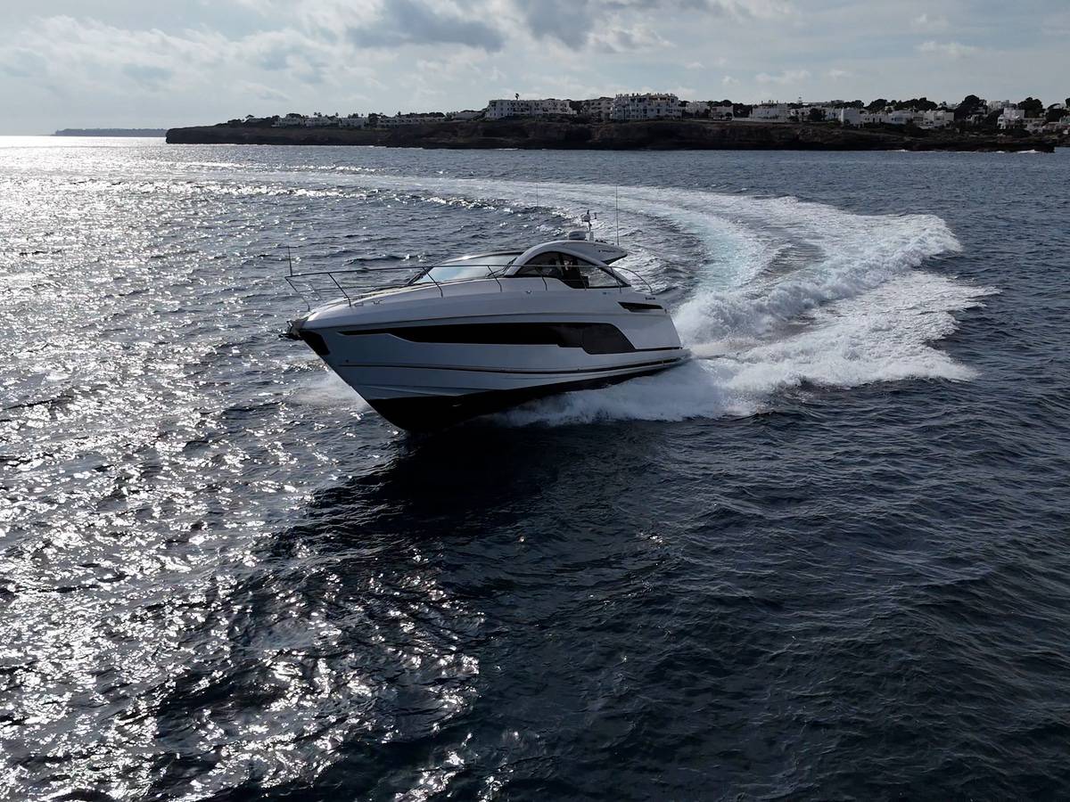 Fairline 47