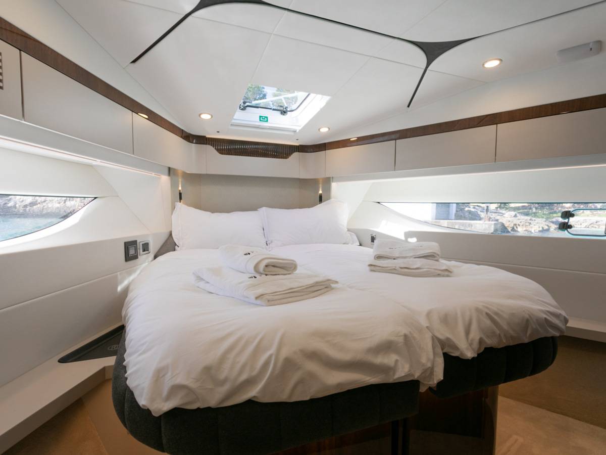 Fairline 47