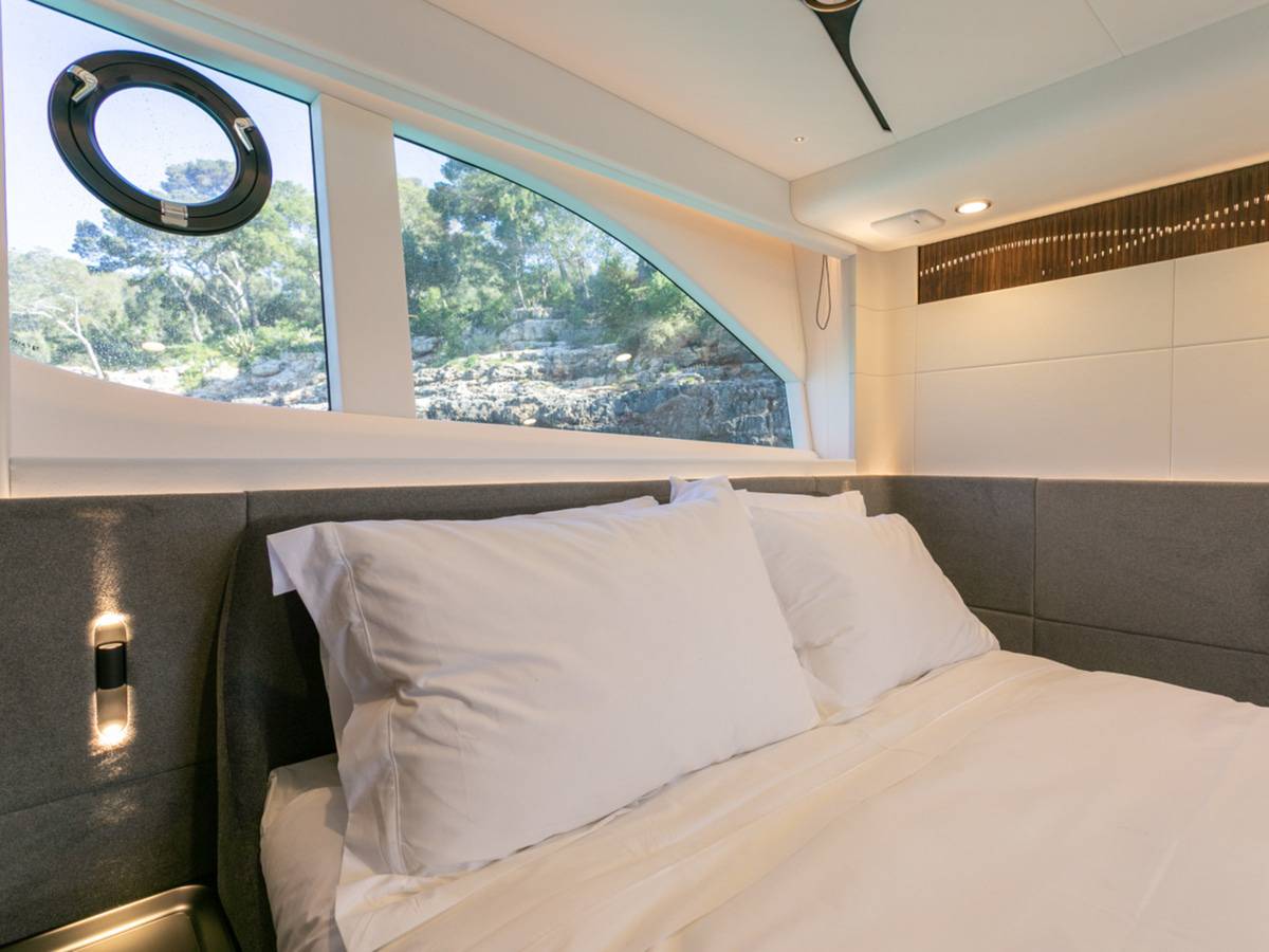 Fairline 47
