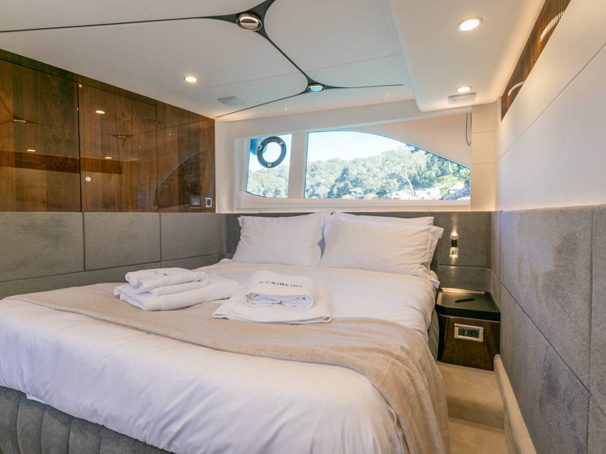 Fairline 47