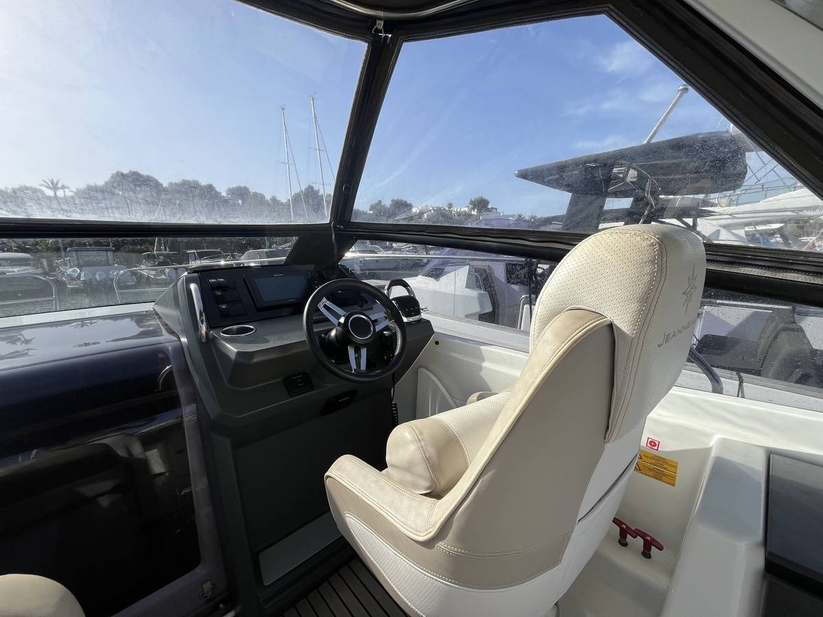 Jeanneau 30