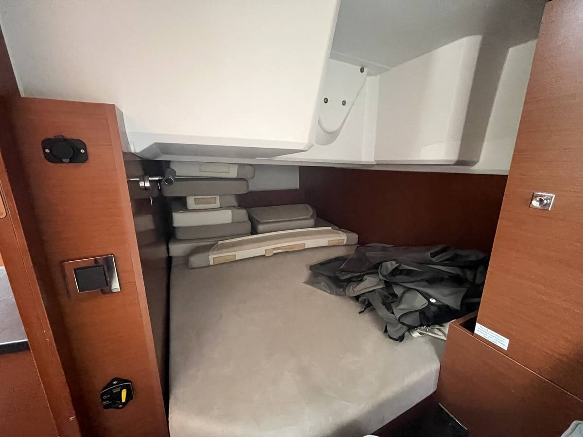Jeanneau 30