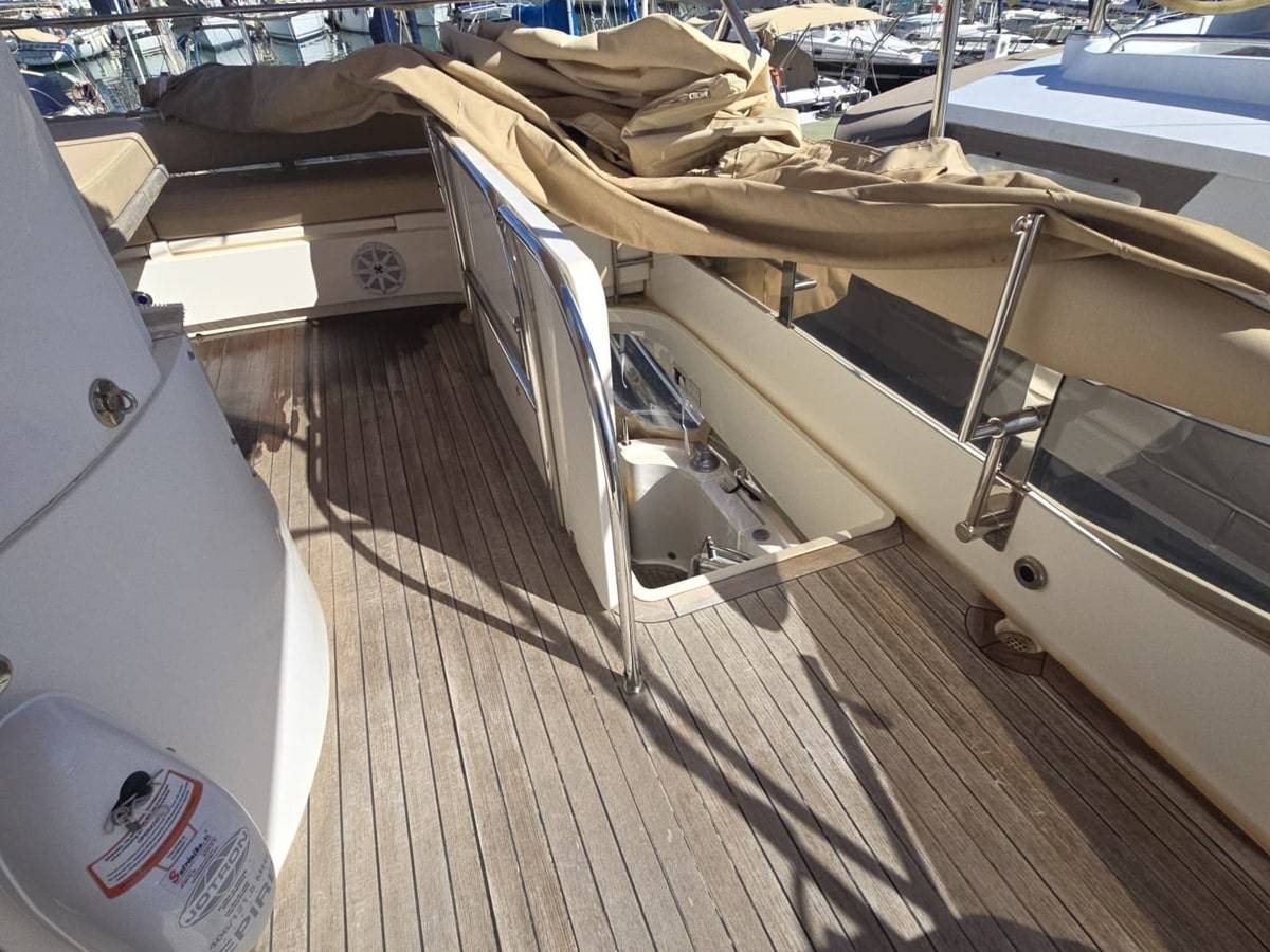 Fairline 58