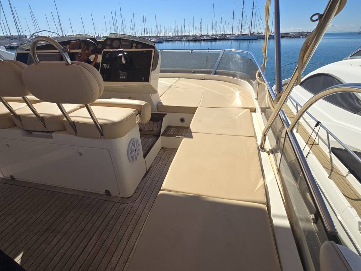 Fairline 58