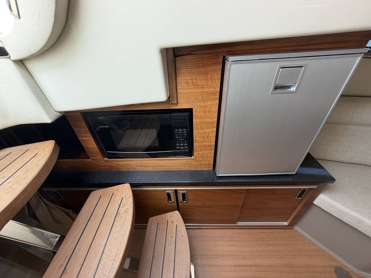 Sea Ray 320