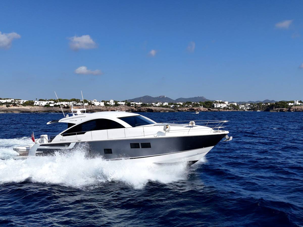 Fairline 62
