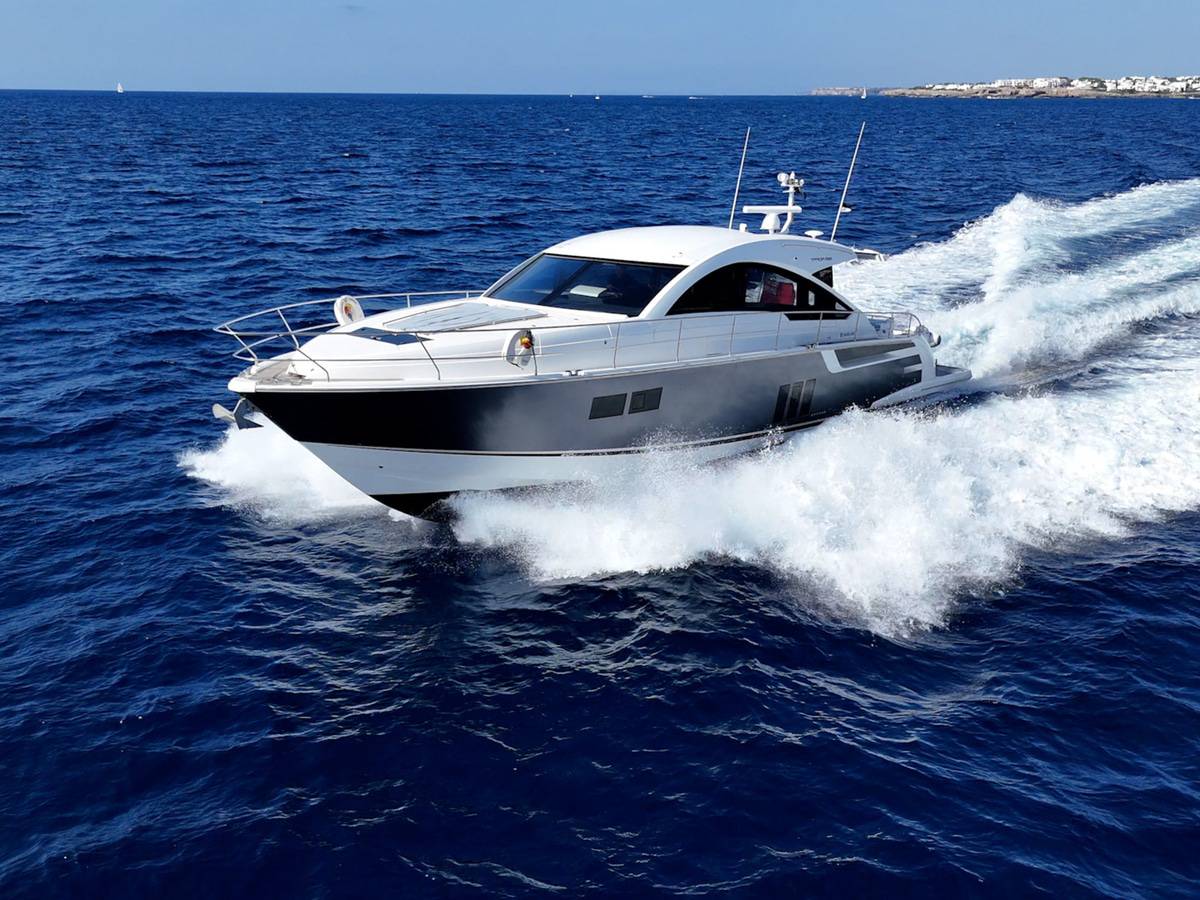 Fairline 62