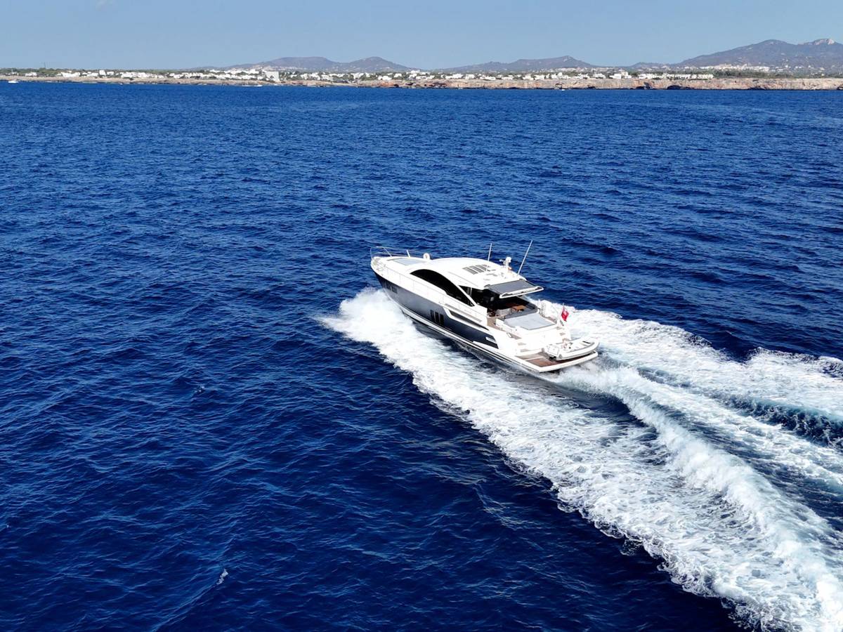 Fairline 62