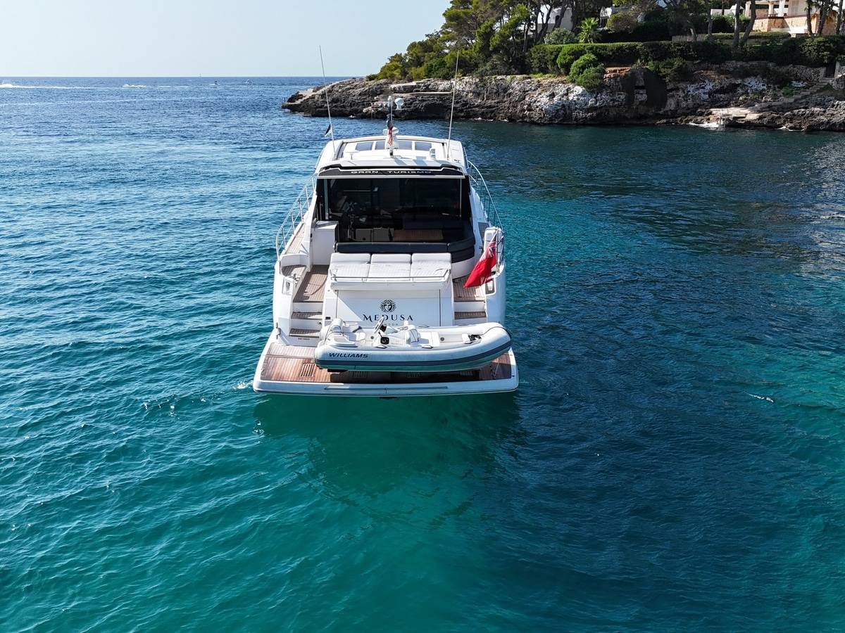 Fairline 62