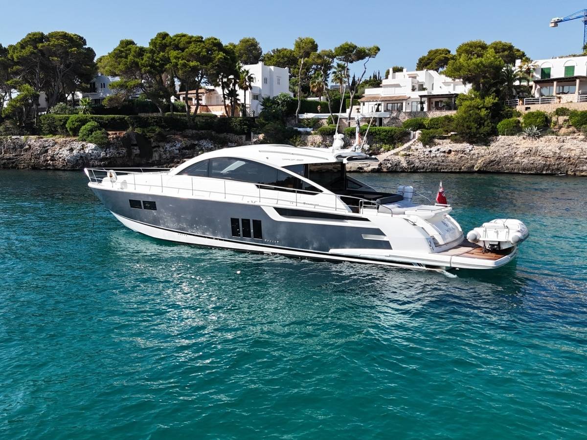Fairline 62