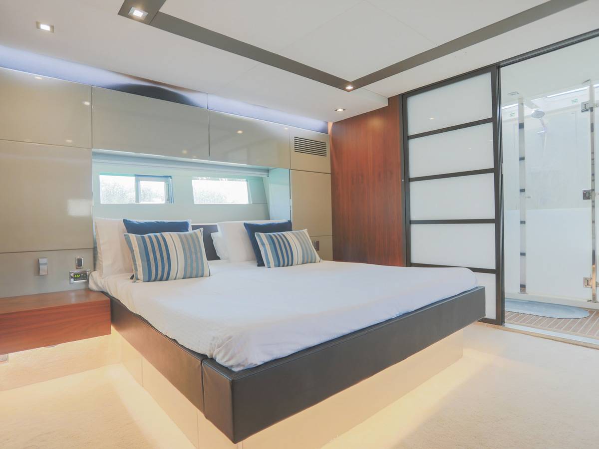 Fairline 62