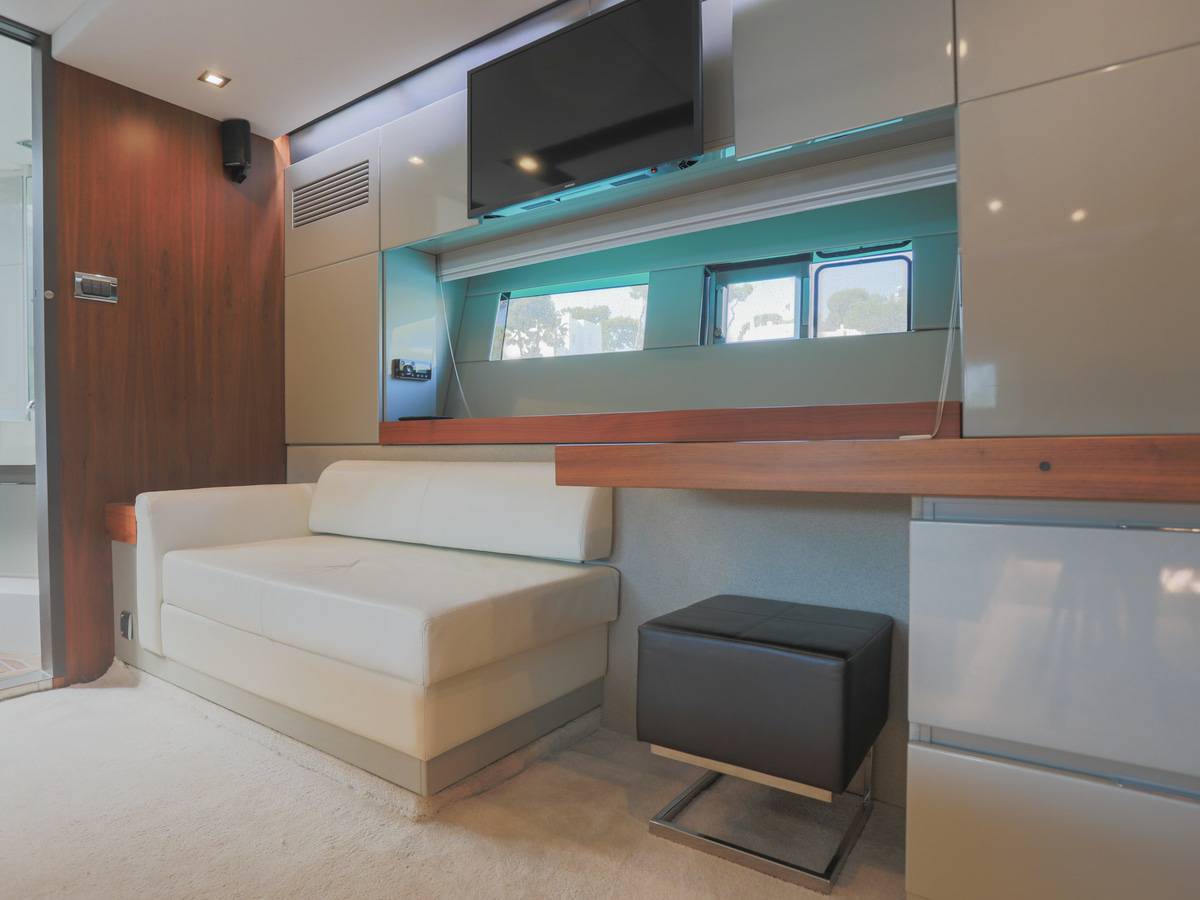 Fairline 62