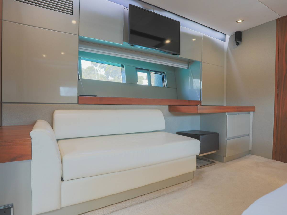 Fairline 62