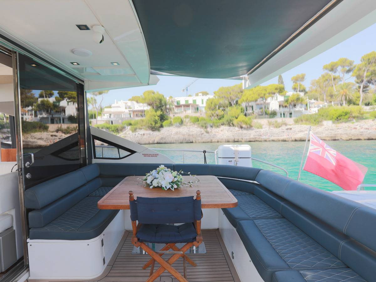 Fairline 62
