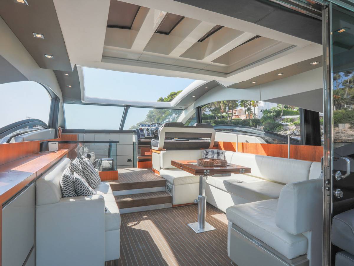 Fairline 62