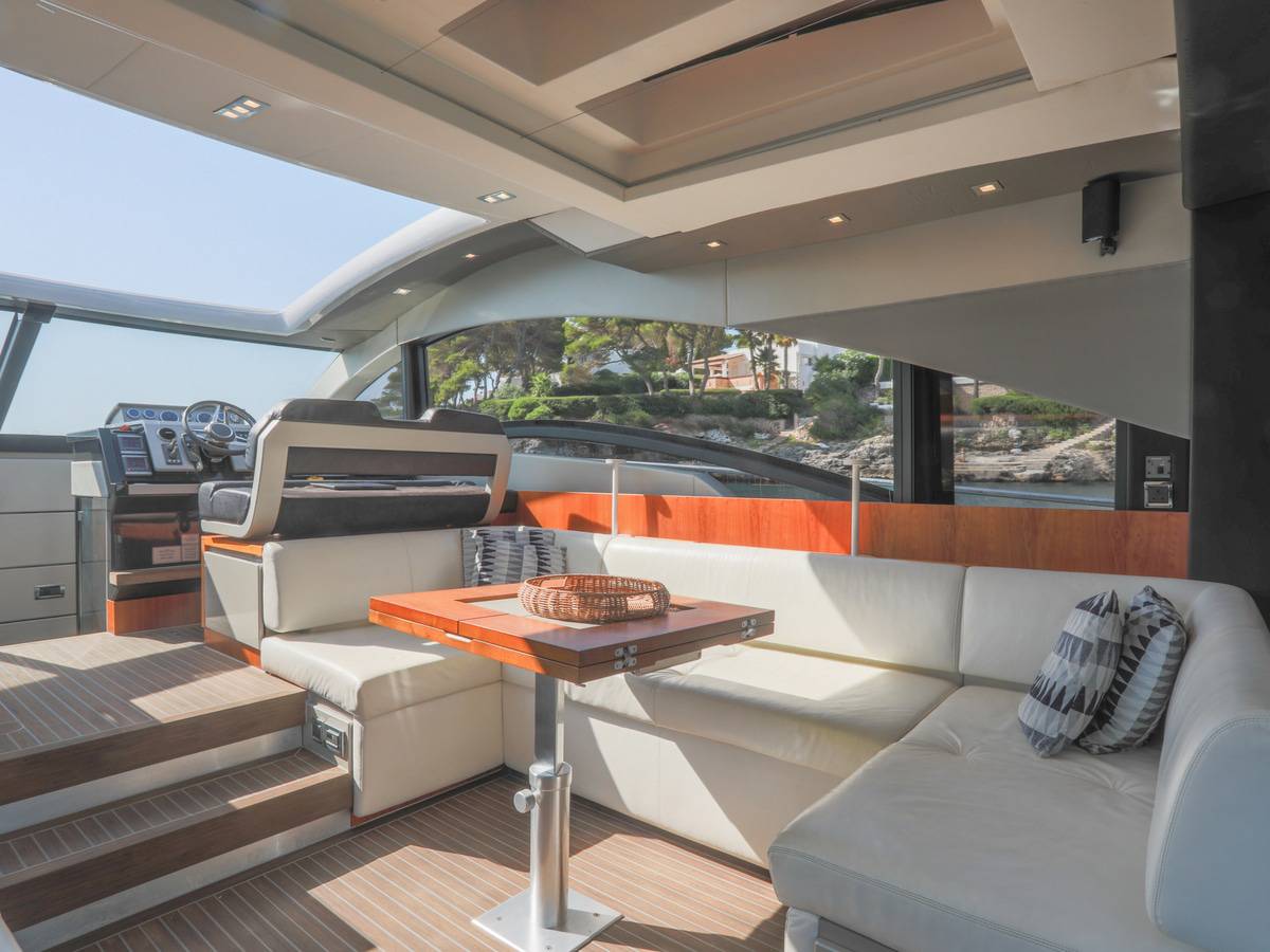 Fairline 62