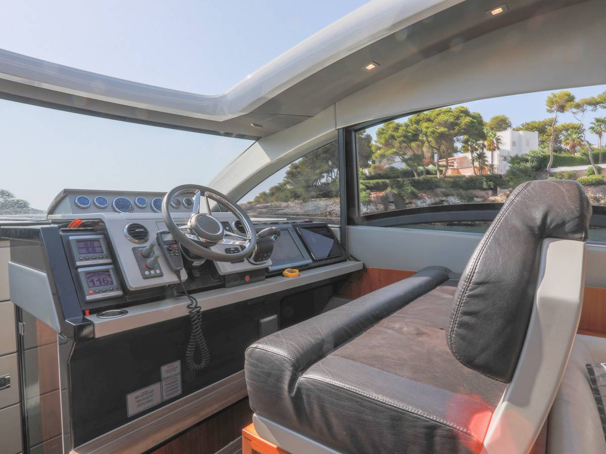Fairline 62