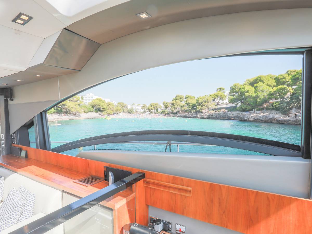 Fairline 62