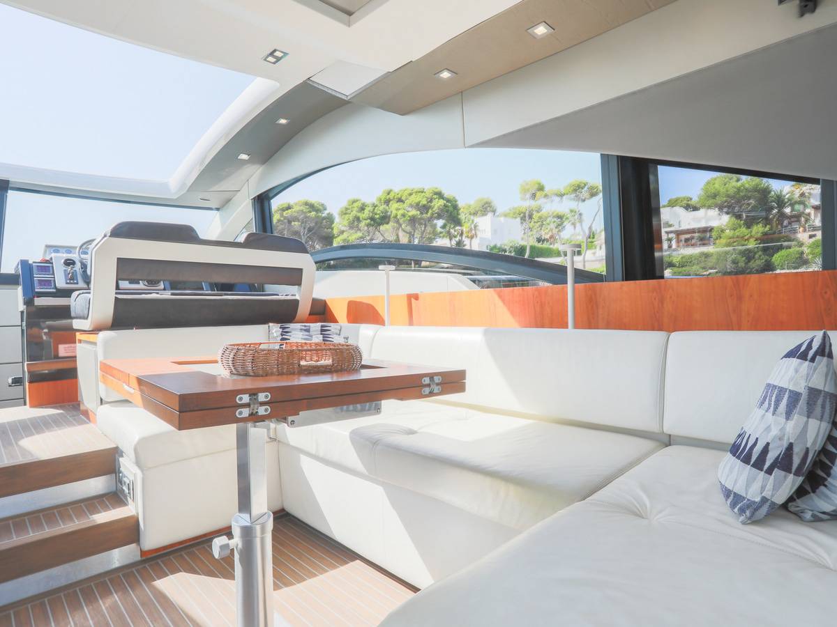 Fairline 62