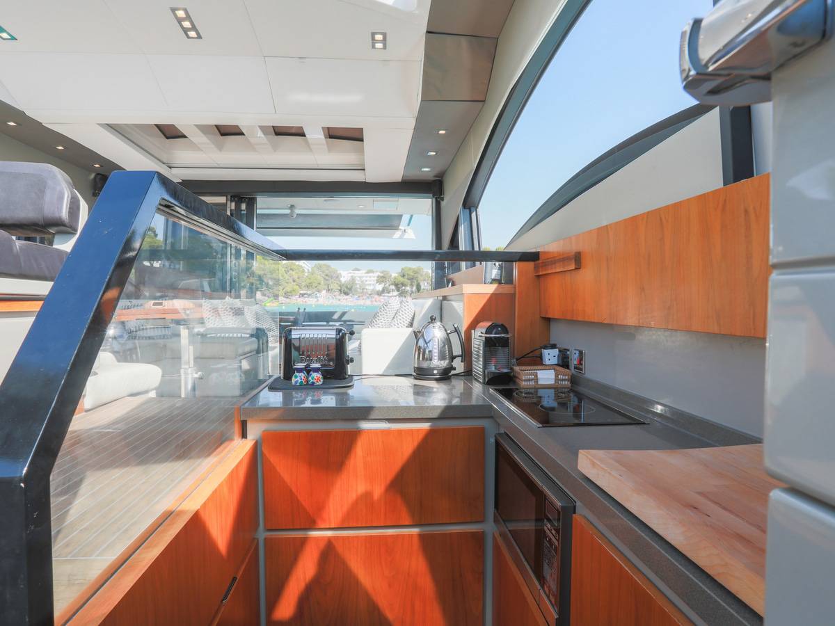 Fairline 62
