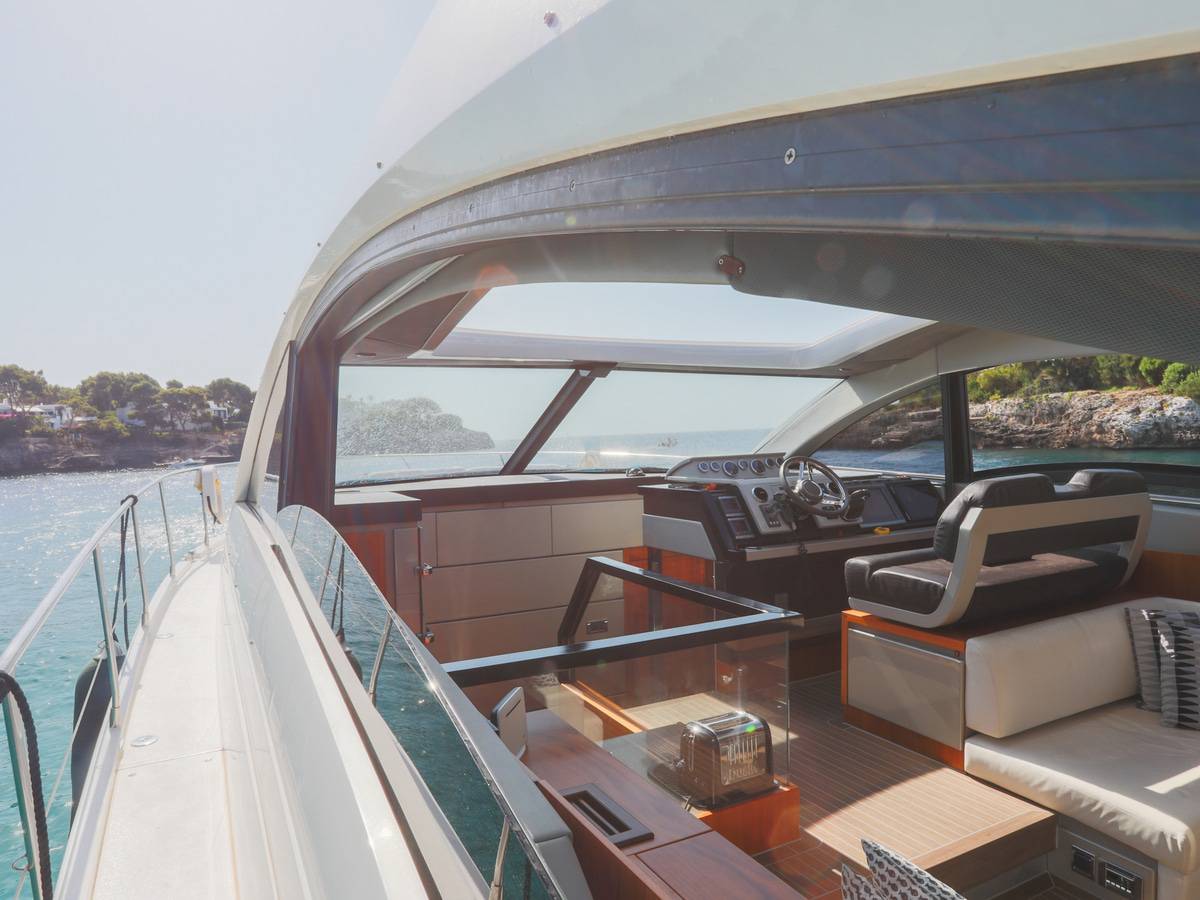 Fairline 62