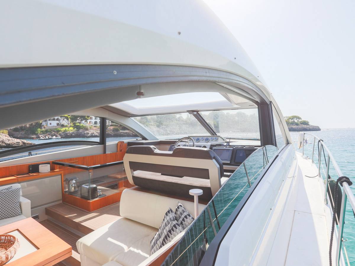 Fairline 62